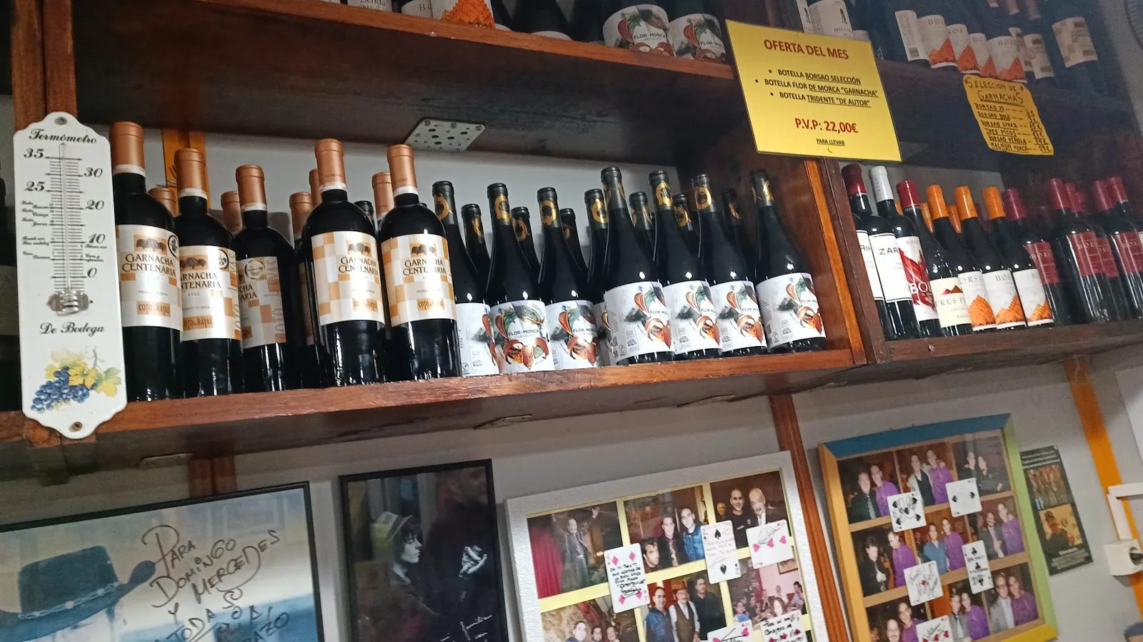 Estantería de vinos